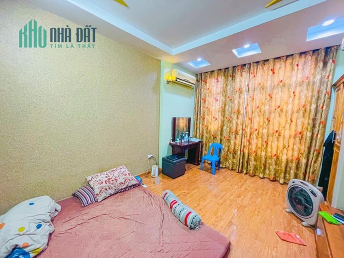 CẦU GIẤY - NHÀ ĐẸP - GẦN PHỐ - YÊN TĨNH - Ở SƯỚNG - DT 46M x 5T, MT 4,2M GIÁ NHỈNH 6 TỶ