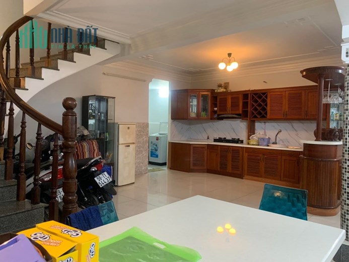 NHÀ NGUYỄN THIỆN THUẬT ĐẸP QUẬN 3 - HẺM 3M - NGANG 7M - 68M2 4 TẦNG - 8.5 TỶ.