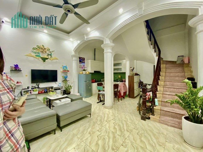 Bán Nhà Hồ Tây, Trích Sài 50m Ô TÔ Vào Nhà, Kinh Doanh, 8 Tỷ 9.