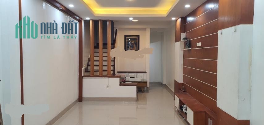 Cho thuê nhà 5 tầng tại Nguyên Hồng Ba Đình 45m2