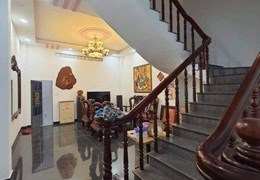 Bán nhà 4 Tầng, Mặt tiền buôn bán, ngay chợ Linh Trung, dt 90 m² Giá 11 tỷ