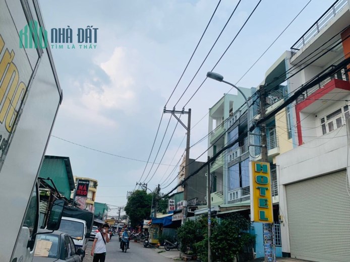 Bán nhà 4 Tầng, Mặt tiền buôn bán, ngay chợ Linh Trung, dt 90 m² Giá 11 tỷ