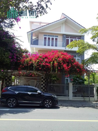 Bán biệt thự ở KĐT Phước Long A, Nha Trang đường chính
