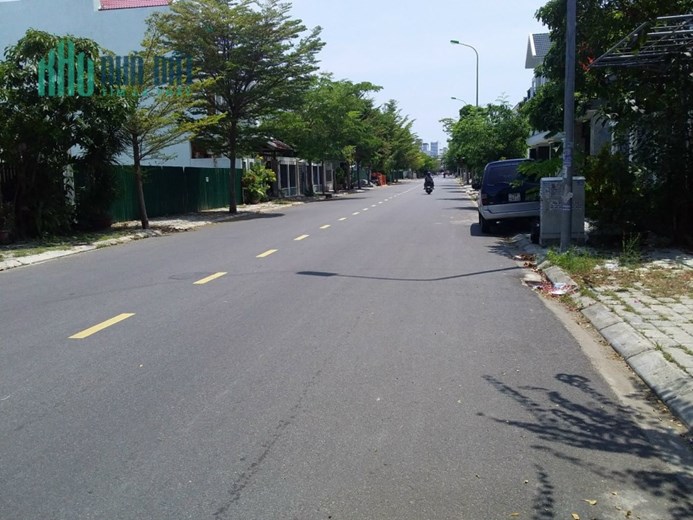 Bán biệt thự ở KĐT Phước Long A, Nha Trang đường chính