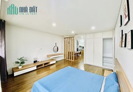 Bán Nhà trọ ngã tư Xuân Thủy, Cầu Giấy, 180m2x9T, MT12m, lô góc, 40P, DT 200tr/tháng