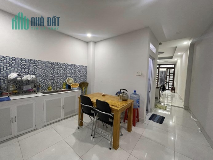 Nhà kề Đh Giao thông Vận Tải Tân Chánh Hiệp, q12, 6x20, nhỉnh 4 tỷ