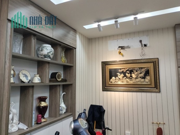 Bán nhà Ngô Gia Tự,Long Biên 5 tầng, 52m2, Mt 6m ,oto tránh hơn 8 tỷ