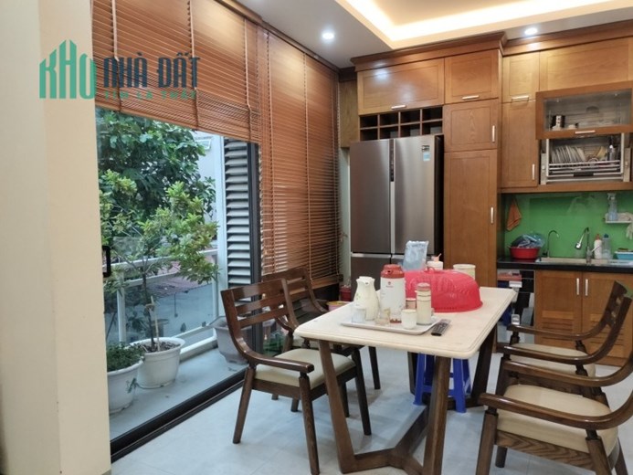 Bán nhà Ngô Gia Tự,Long Biên 5 tầng, 52m2, Mt 6m ,oto tránh hơn 8 tỷ