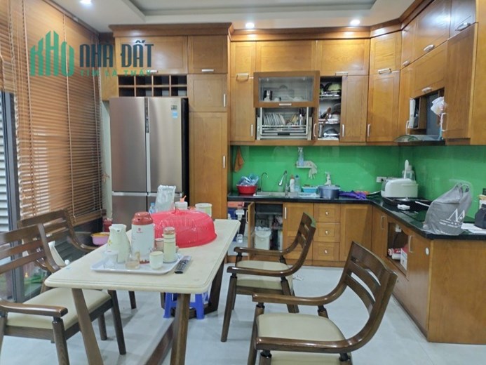 Bán nhà Ngô Gia Tự,Long Biên 5 tầng, 52m2, Mt 6m ,oto tránh hơn 8 tỷ