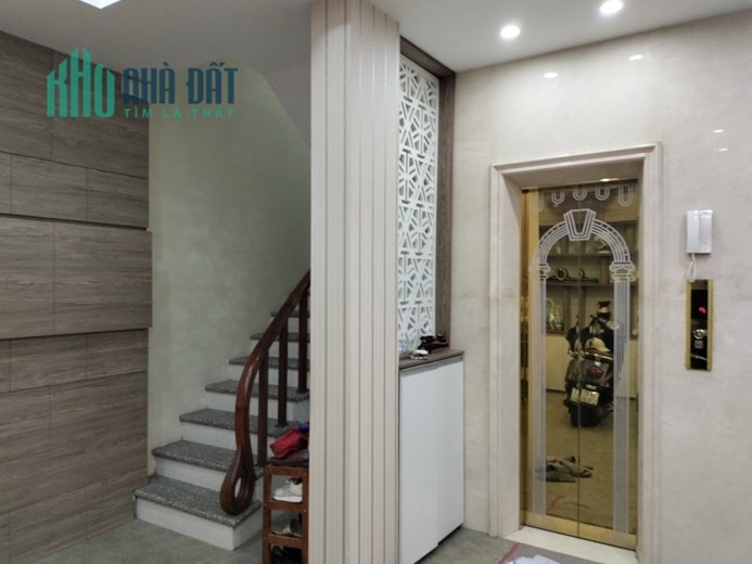 Bán nhà Ngô Gia Tự,Long Biên 5 tầng, 52m2, Mt 6m ,oto tránh hơn 8 tỷ