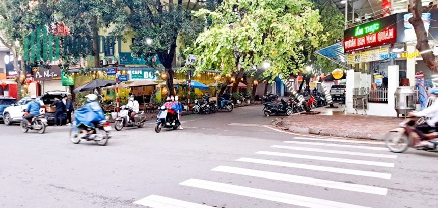 Nhà phố Yên Phúc, Văn Quán, Hà Đông, 40m, 5 tầng, 3,8 m mặt tiền, giá 4,3 tỷ.