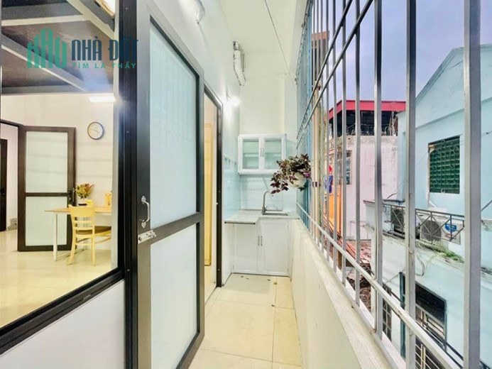 Chủ có tuổi nhờ em Hòa bán gấp CCMN Hồ Tùng Mậu 180m2, 9 tầng, mt 12m, 40 phòng, giá rao bán 33 tỷ.