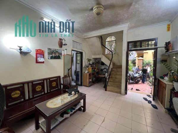 Bán nhà Lạc Long Quân 60m2, 3T, 5m,7.1 tỷ Tây Hồ