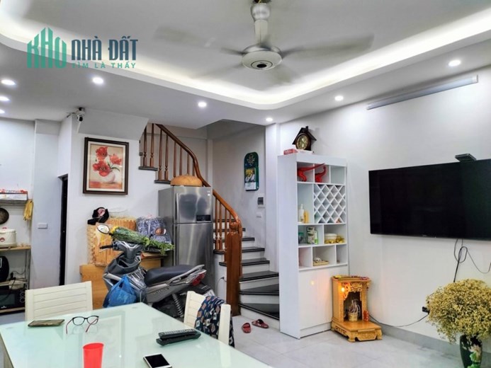 Bán nhà Lạc Long Quân 60m2, 3T, 5m,7.1 tỷ Tây Hồ