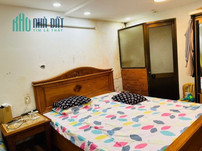 BÁN ĐẤT TẶNG NHÀ, MẶT TIỀN VỊ TRÍ KINH DOANH TRUNG TÂM SƠN TRÀ.