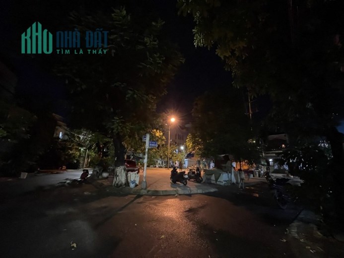 LÔ GÓC 2 MẶT TIỀN SƠN TRÀ - VIEW CÔNG VIÊN - KINH DOANH - BÁN ĐẤT TẶNG NHÀ 2 TẦNG