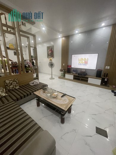 BÁN NHÀ MẶT ĐƯỜNG KHU QUÁN NAM KINH DOANH BUÔN BÁN TỐT..
