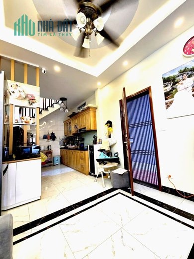 BÁN NHÀ BÁT KHỐI - NHÀ 40M 5T GIÁ 3,6TY CHẤT- TẶNG 100% NỘI THẤT.