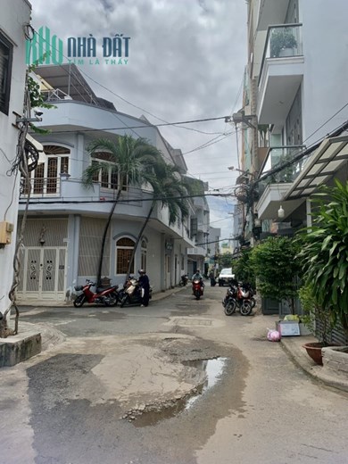 NGỘP BNAK GIẢM SỐC 1 TỶ NGUYỄN XÍ 60M2 4 X 15 PHƯỜNG 11 GIÁ BÁN 5.2 TY