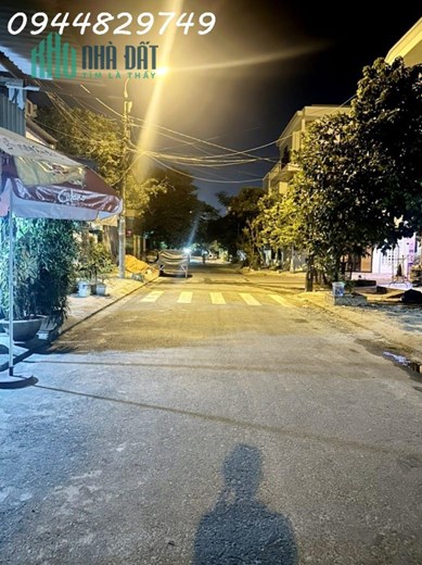 Bán đất tặng dãy trọ, có dòng tiền, chỉ 2,xx tỷ. Ngay mặt tiền đường 5,5m, sau lưng Bến Xe TTTP Đà