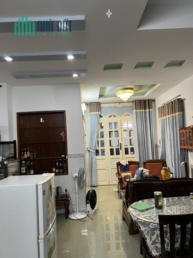 6.3 tỷ- 96m2- Rộng 8m- 4 tầng - Ô tô đến nhà-Nguyễn Duy Trinh-Quận 2.