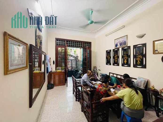 Bán Nhà Ngõ 11 Tô Ngọc Vân 72m2 x 3 tầng, ngõ ô tô tránh, khách mua về xây căn hộ cho thuê thì hái
