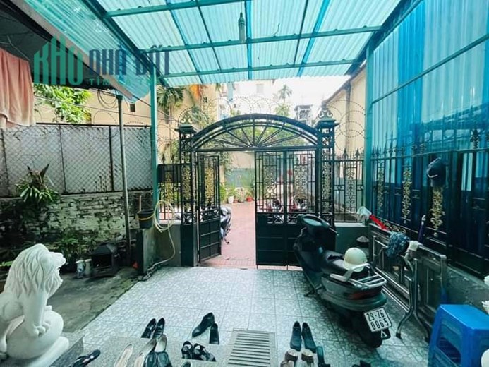 Bán Nhà Ngõ 11 Tô Ngọc Vân 72m2 x 3 tầng, ngõ ô tô tránh, khách mua về xây căn hộ cho thuê thì hái
