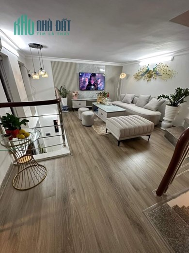 BÁN NHÀ HOÀNG HOA THÁM , THIẾT LKEES SANG XỊN , MẠT TIỀN RỘNG