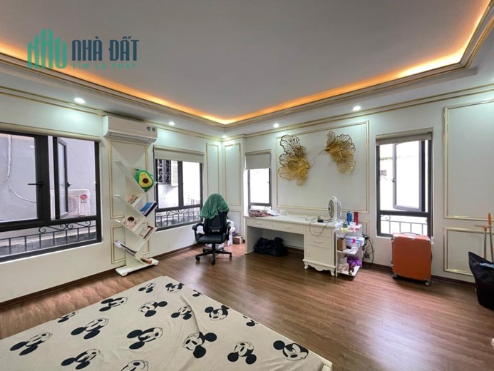 Bán nhà Ngõ 78 Vũ Trọng Phụng, sát phố, sổ đỏ đẹp, tặng full đồ, 40m*6T, nhỉnh 6 tỷ