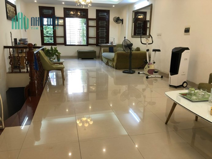 Cho thuê nhà riêng đẹp ngõ 93 Hoàng Văn Thái, Thanh Xuân, có gara ô tô