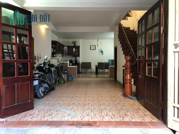 Cho thuê nhà riêng đẹp ngõ 93 Hoàng Văn Thái, Thanh Xuân, có gara ô tô