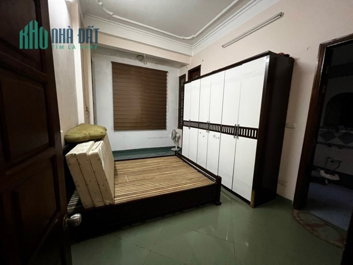 Cho thuê nhà riêng đẹp ngõ 93 Hoàng Văn Thái, Thanh Xuân, có gara ô tô