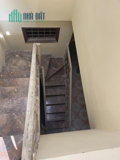 Bán nhà Lương Sử 35m2 5 tầng, mt 5m, nở hậu, gần oto, 3.85 tỷ