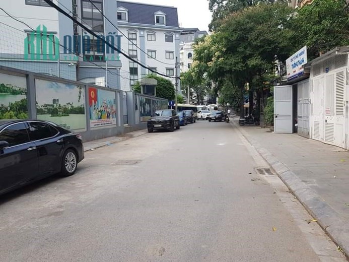Bán Đất Tặng Nhà C4 116M2, phân lô ô tô , mảnh đất vàng còn sót lại cho các nhà đầu tư , giá đầu tư
