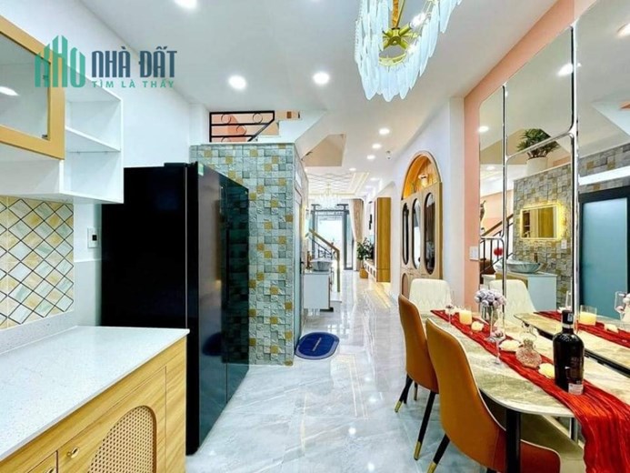 Bán Em Siêu Phẩm Dương Quảng Hàm Gò Vấp 3 Tầng Hẻm Xe Hơi 5 Tỷ 7