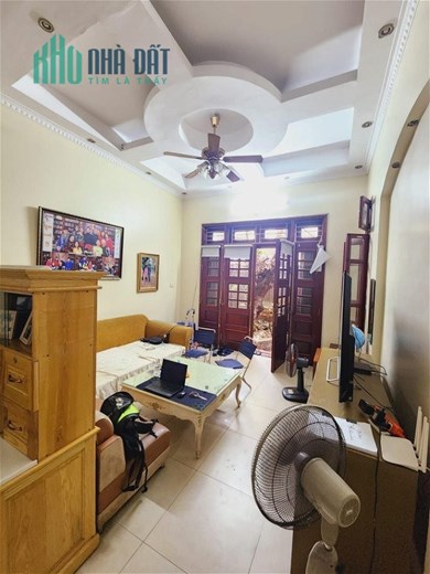 Bán Nhà Đại Từ - Hoàng Mai, D.Tích 100m2, 4 Tầng, MT Rộng, Giá 9.35 tỷ