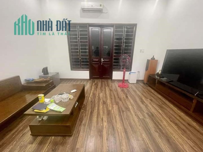 Bán Nhà Phố Trần Quốc Hoàn 54/60m2 x 4 tầng, phân lô ô tô tránh, 4 phòng ngủ đầy đủ công năng, giá