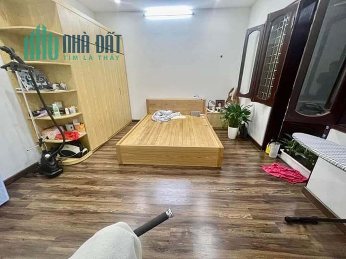 Bán Nhà Phố Trần Quốc Hoàn 54/60m2 x 4 tầng, phân lô ô tô tránh, 4 phòng ngủ đầy đủ công năng, giá