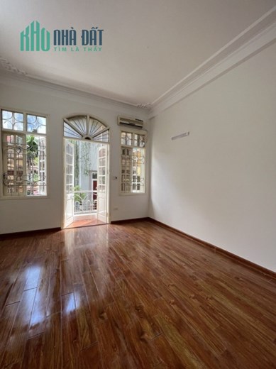Bán nhà Lạc Long Quân, Cầu Giấy. 38mx4; giá 5 tỷ 25. Phương