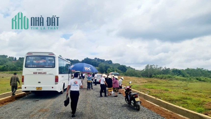 Bán đất mặt tiền đường nhựa liên xã tại Lộc Ninh giá 375triệu có thổ cư