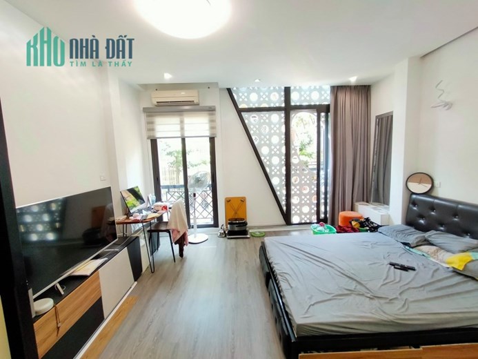 Bán nhà Phạm Ngọc Thạch gần 5 tỷ phân lô 42m2 x 4 tầng hiện đại, ngõ to rộng