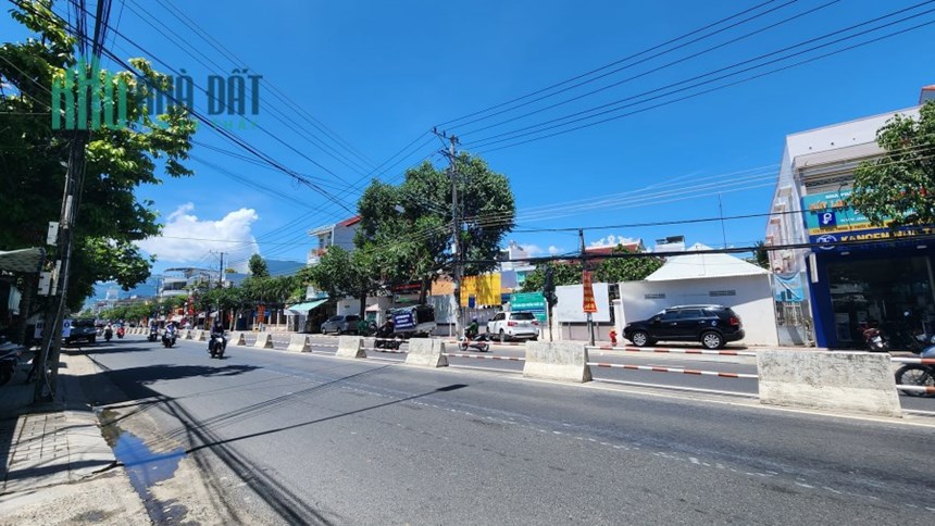 Nhà 3 tầng mặt tiền Lê hồng phong nha trang 102m2 có 4pn4wc