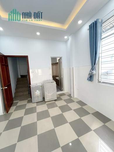 Căn góc 4 tầng hẻm thông đường Lý Thái Tổ P10Q10 - Giá : 4.5 Tỷ