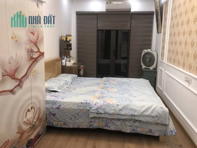 Bán nhà Tam Trinh 30 m2, chỉ nhỉnh 3 tỷ, ô tô đỗ cổng. LH: 0947865456