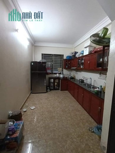 Bán nhà Tam Trinh 50 m2, 5 tỷ 800, ngõ rộng gần phố, ô tô qua nhà. LH: 0947865456