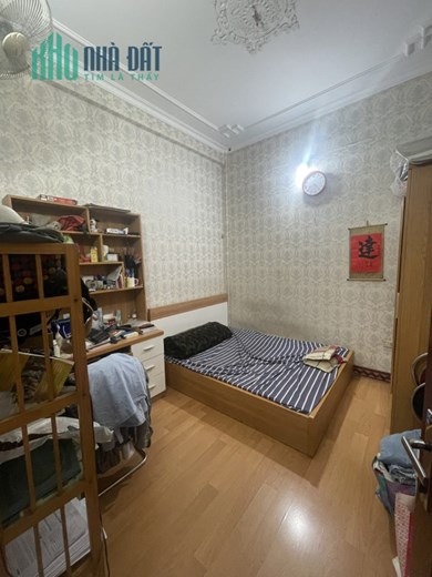 Bán nhà  Phố Trần Quang Diệu, Đống Đa,  40m2, nhỉnh 16 tỷ, ô tô tránh - Kinh doanh
