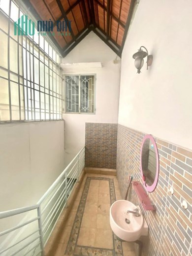 CHO THUÊ nhà 3 tầng Trường Chinh Tân Bình – Giá thuê 16 triệu/tháng 5PN gần chợ Hoàng Hoa Thám