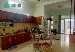 Cho thuê Nhà mặt tiền 3 tầng đường 5m5, 230m2, 3 phòng ngủ, đường Đỗ Xuân Hợp, An Hải Bắc, Sơn Trà,