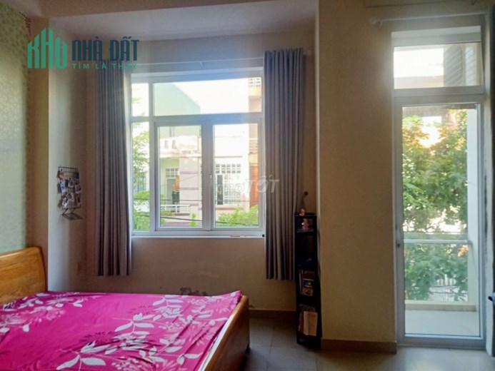 Cho thuê Nhà mặt tiền 3 tầng đường 5m5, 230m2, 3 phòng ngủ, đường Đỗ Xuân Hợp, An Hải Bắc, Sơn Trà,