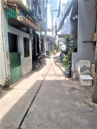 Bán nhà 2 tầng 2PN, 18m2 shr, Lạc Long Quân, Quận 11, sát Đầm Sen, chỉ 2.18 tỷ TL